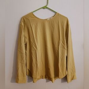 Uniqlo Rayon Button Back Blouse